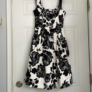 EUC White House Black Market Black and White Floral Print Fit and Flare Dress, 2
